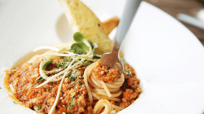 spaghetti bolognese pasta dish